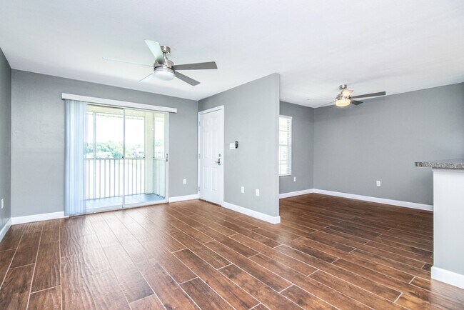 Building Photo - 214 Lake Parsons Grn