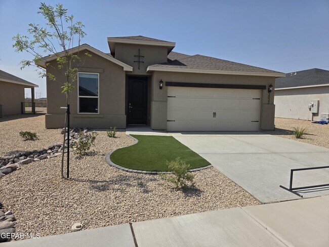 Building Photo - 3032 San Jenaro Dr