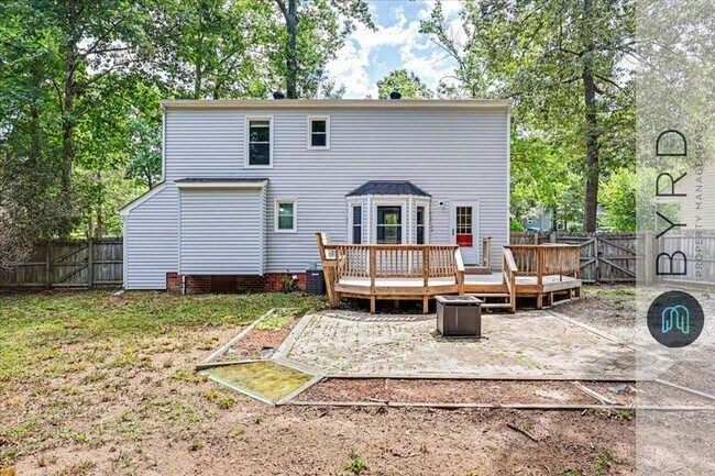 Building Photo - 5961 Sara Kay Dr