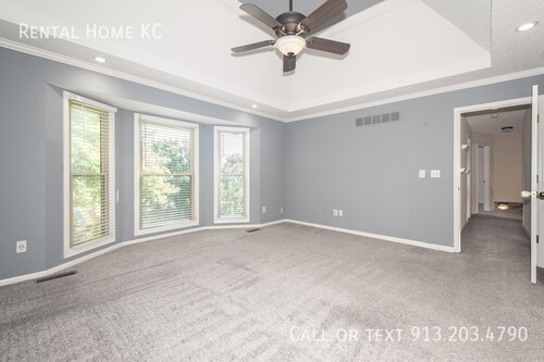 Building Photo - 15730 W Locust St