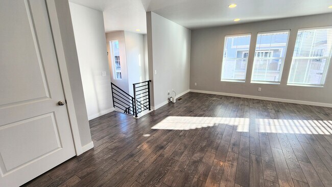 Building Photo - 2773 Tower Ml Wy