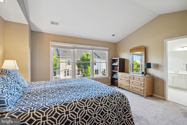 Building Photo - 6257 Harbin Dr