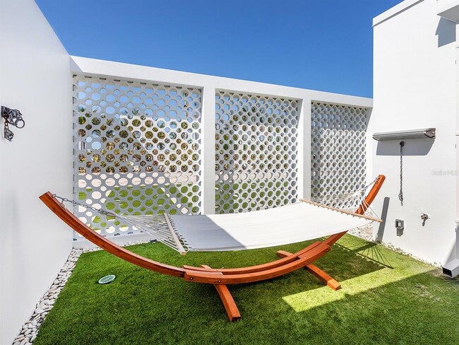 Building Photo - 7647 Sanderling Rd