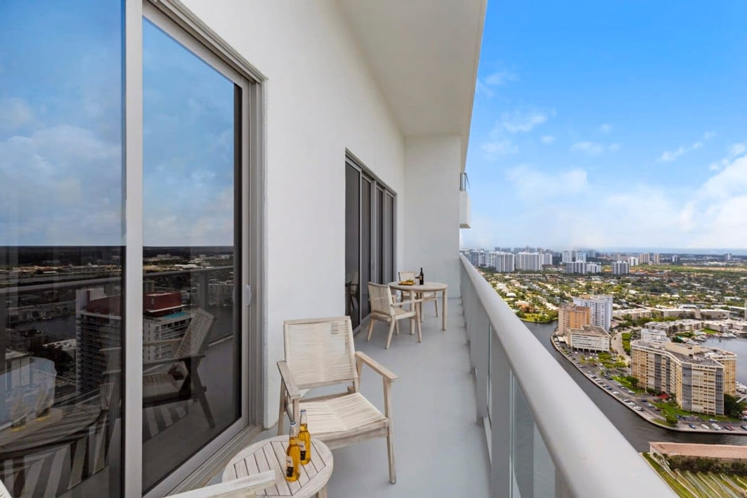 Building Photo - 4010 S Ocean Dr