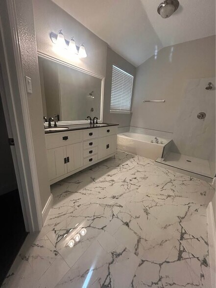 Building Photo - 416 Cypress Hill Dr