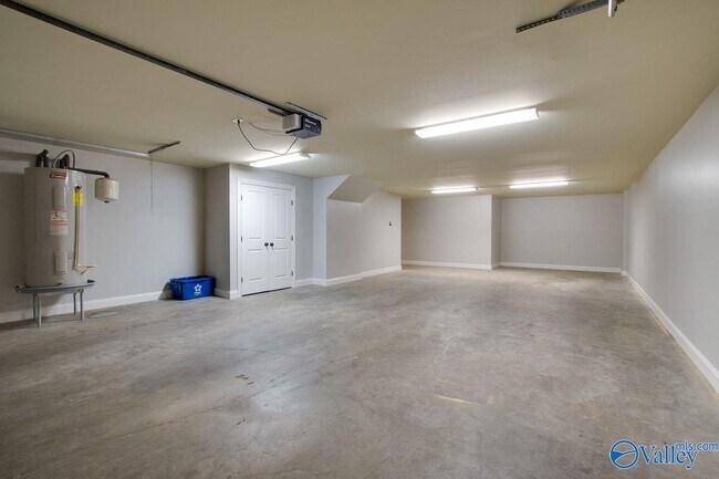 Building Photo - 6421 Lincoln Park Pl NW