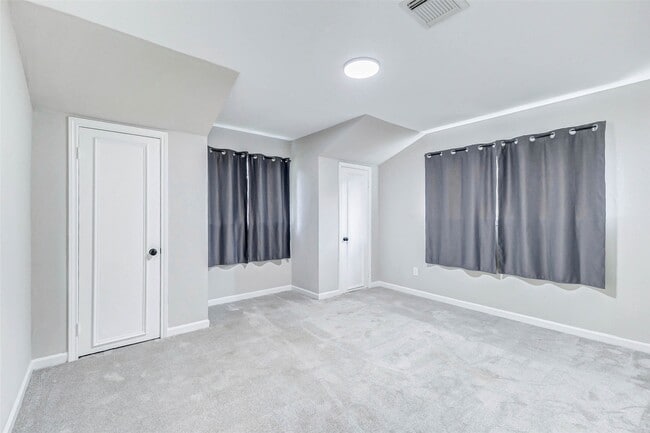 Building Photo - 5439 Lymbar Dr