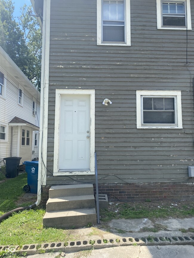 Building Photo - 5275 N College Ave