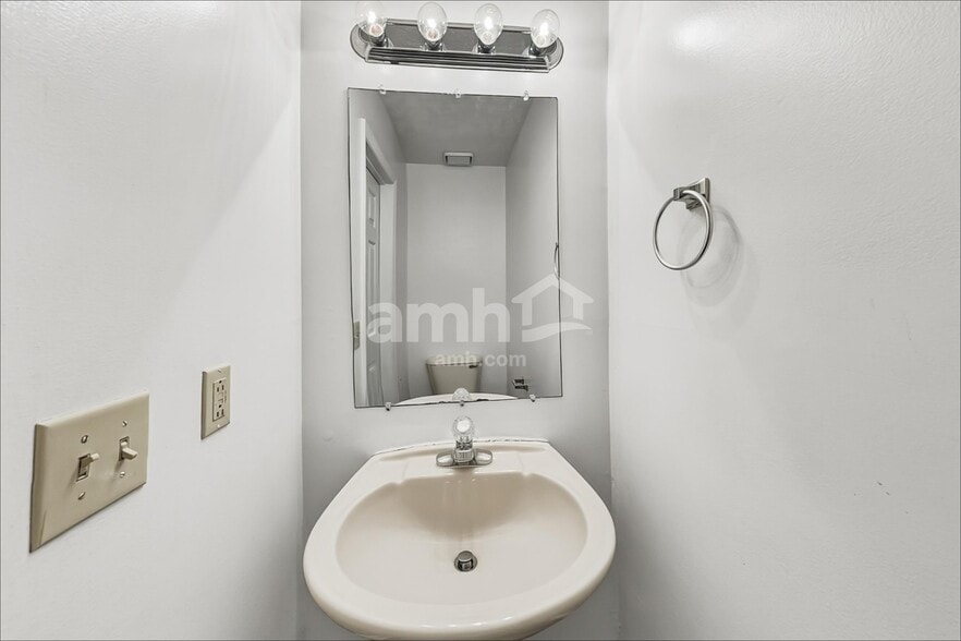 Building Photo - 3609 Applewood Ln