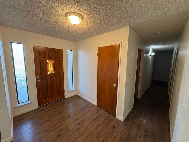 Building Photo - 636 Ramblewood Ct