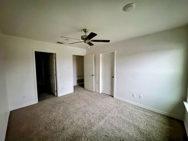 Building Photo - 301 Agua Chiquita Ct