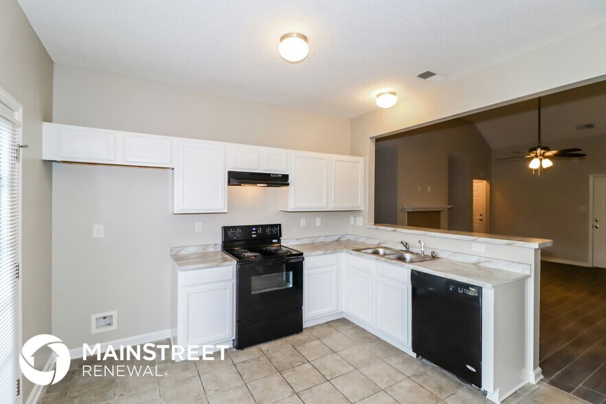 Building Photo - 10055 Woodlee Cove