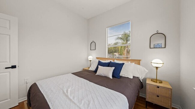 Building Photo - 307 W Haya St