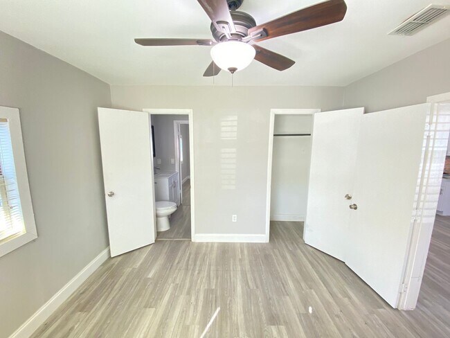 Building Photo - 241 E Church Ave