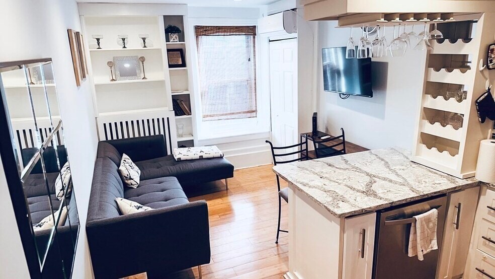 Building Photo - 456 Beacon St