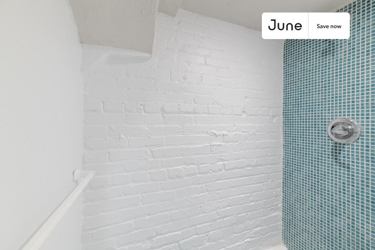 Building Photo - 1443 Parkwood Pl NW