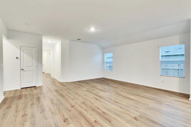 Building Photo - 113 River Rise Rd