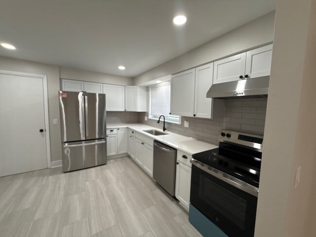 Building Photo - SFH Montgomery