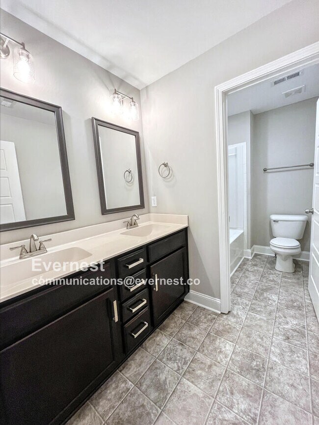 Building Photo - 805 Marksman Ct