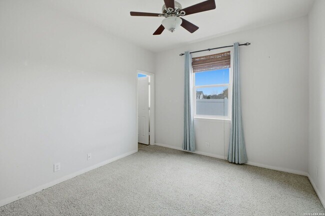 Building Photo - Spacious 5-Bedroom Home for Lease in Desirable Cibolo Location!