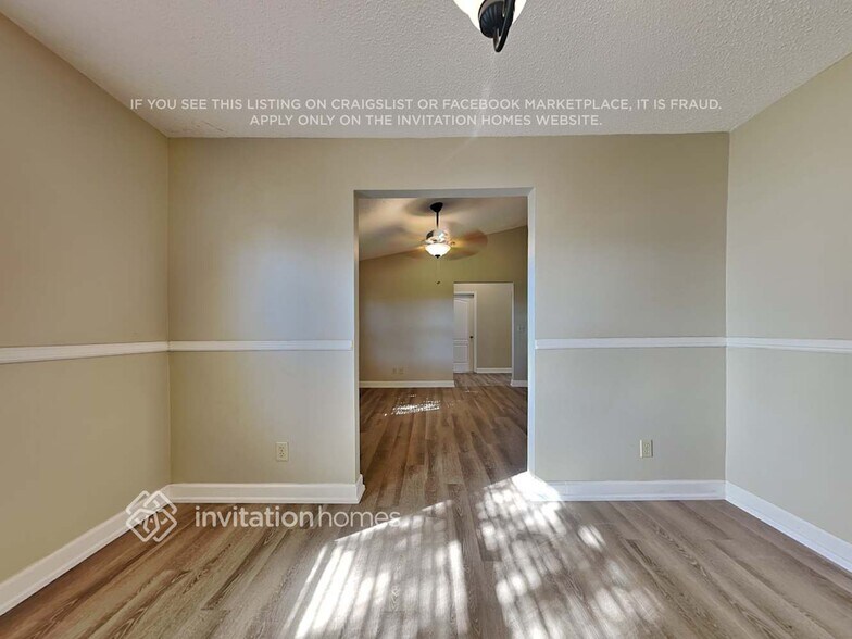 Building Photo - 2301 Beechwood Ct