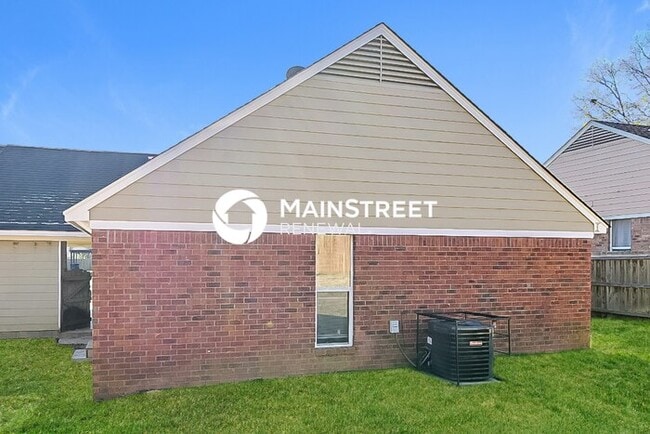 Building Photo - 3 Bedroom Pet-Friendly Home in Olive Branch, MS with Main Street Renewal