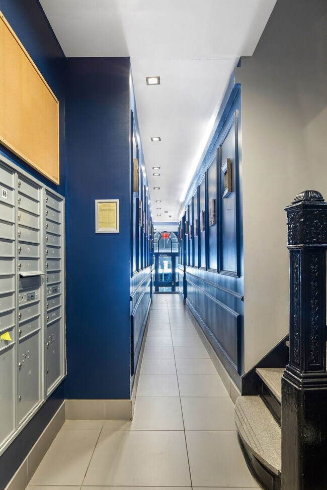 Building Photo - 4 York Ave