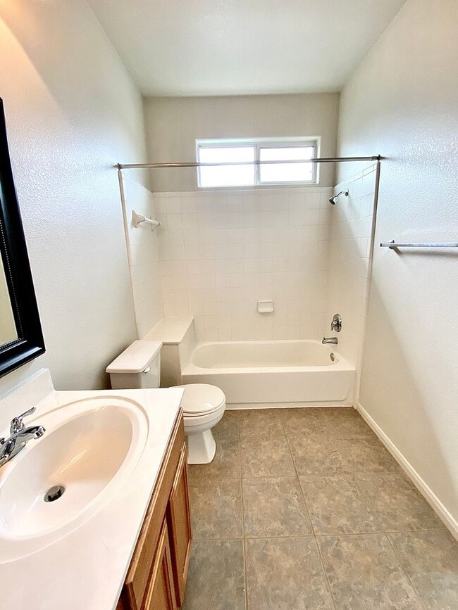 Building Photo - 2406 Allred Dr