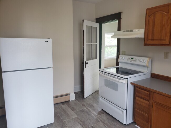 Building Photo - 319 Chicago Ave