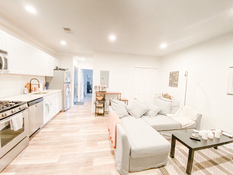 Building Photo - 1314 Orren St NE