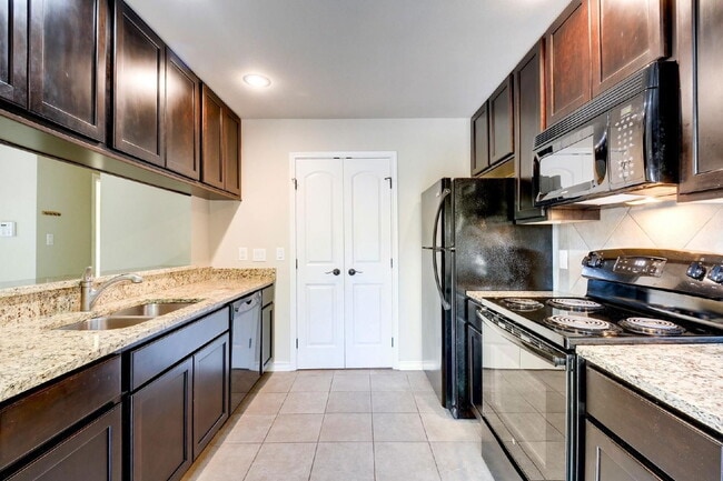 Building Photo - 6700 Cooper Ln