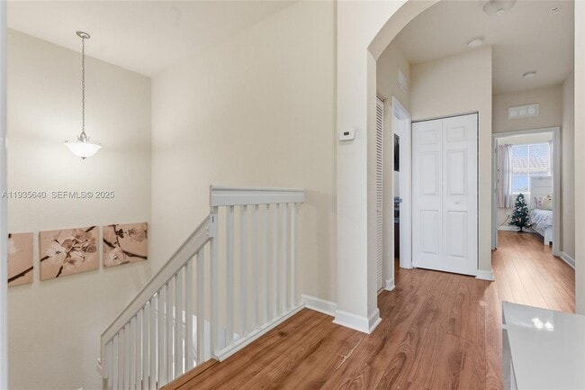 Building Photo - 165 Emerald Creek Terrace