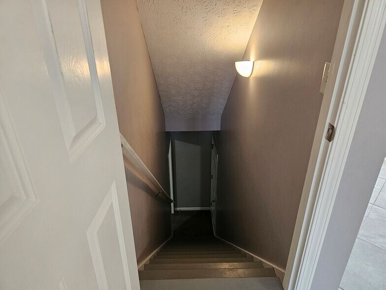 Building Photo - 260 Huntington St