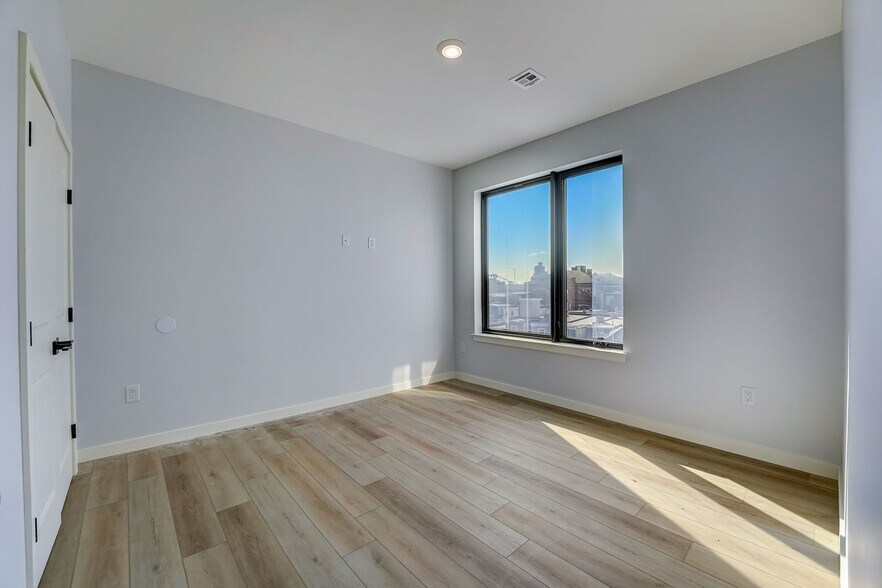 Building Photo - 1112 E Berks St