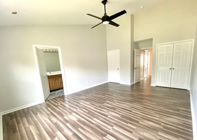 Owner's Suite - 1328 Stone Manor Dr