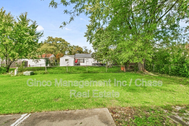 Building Photo - 4328 Greenbrier Ln