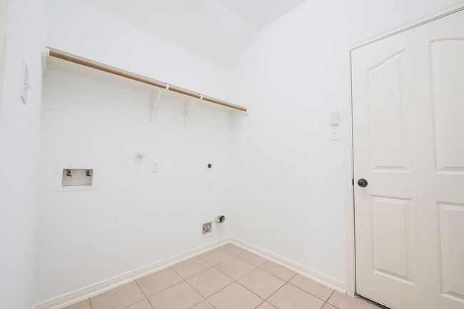 Building Photo - 4017 Firenze Dr