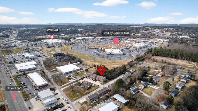 Building Photo - 4653 Fairfield Farm Rd NW