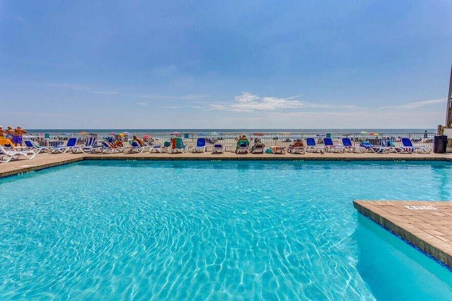 Building Photo - 9550 Shore Dr