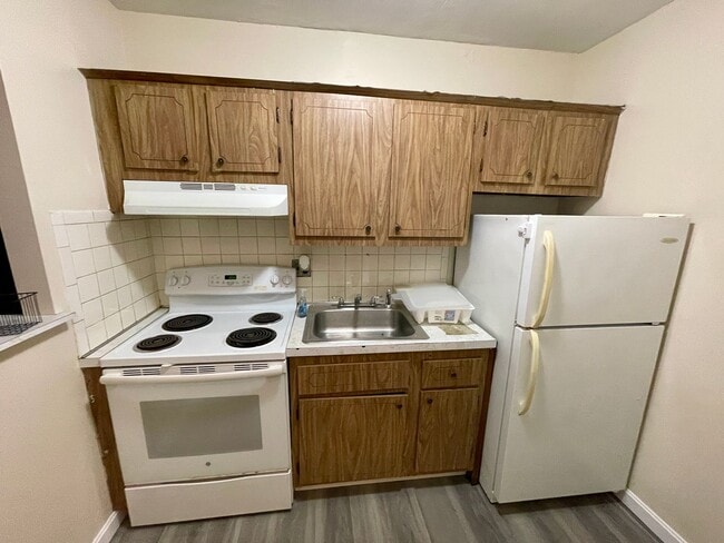 Building Photo - 32 Allston St