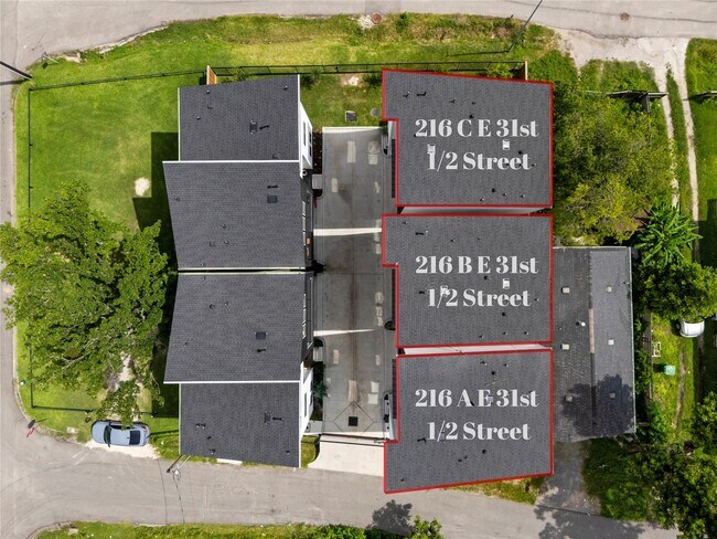 Building Photo - 216 E 31st St