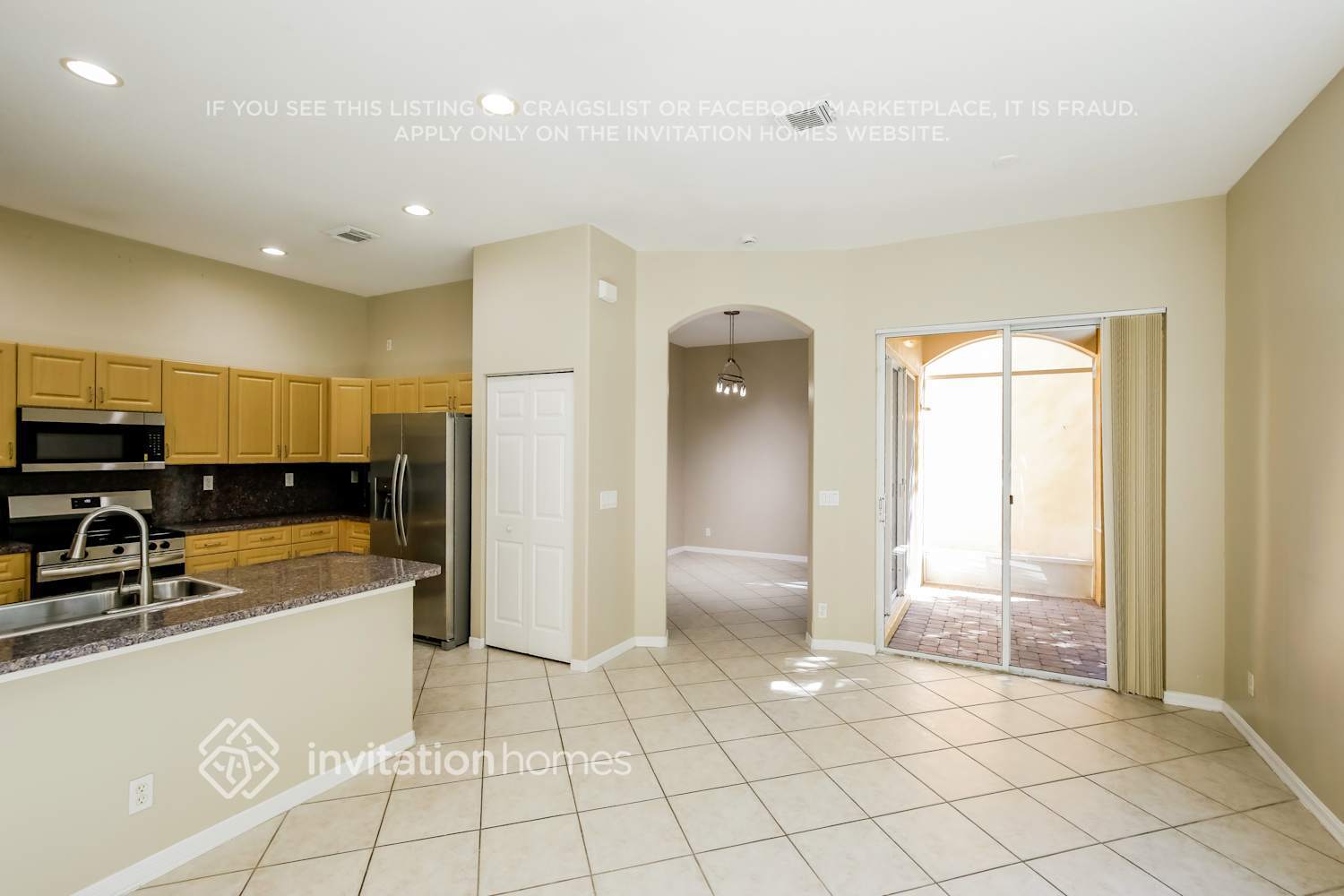 Building Photo - 4928 SW 38th Way