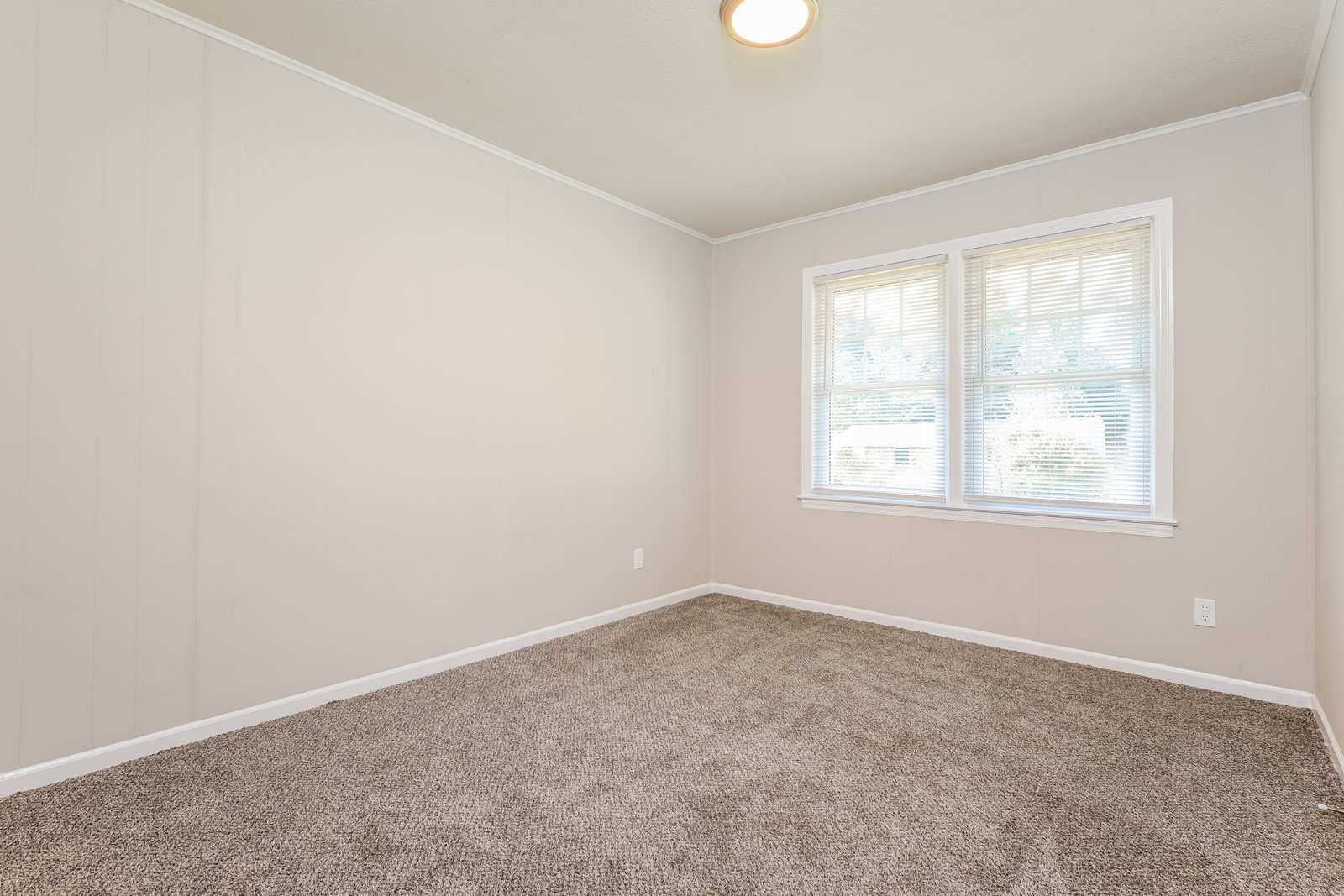 Building Photo - 5145 Burbank St