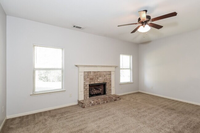 Building Photo - 766 Helm Ln NW