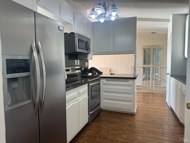 Building Photo - 121 Knoll Pl