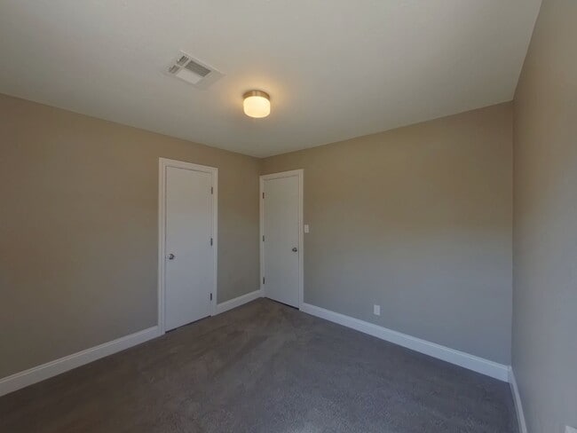 Building Photo - 1921 N Garland St