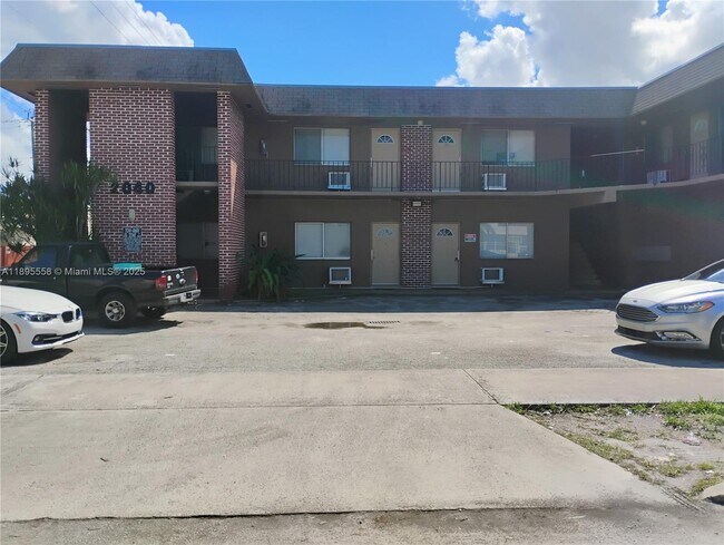Primary Photo - 2040 Funston St