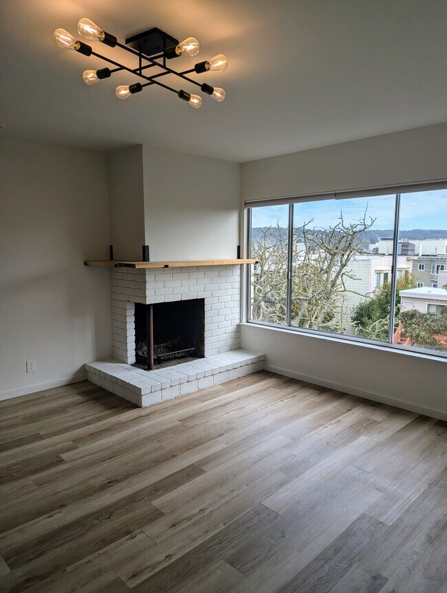 Building Photo - 32nd Ave