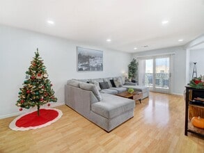 Building Photo - 8841 John F. Kennedy Blvd