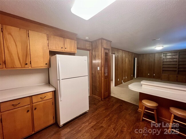 Building Photo - 294 Spicewood Cir